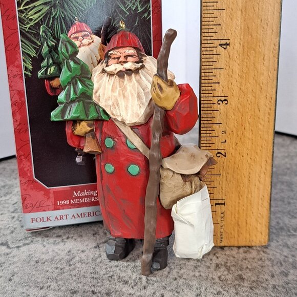 Hallmark Keepsake Ornament Making His Way Santa 1998 Folk Art Collection - Picture 8 of 8